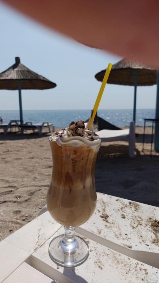 Blaxy Resort Stefi Cu Acces La Piscine Gratuit Douazeci si Trei August Bagian luar foto