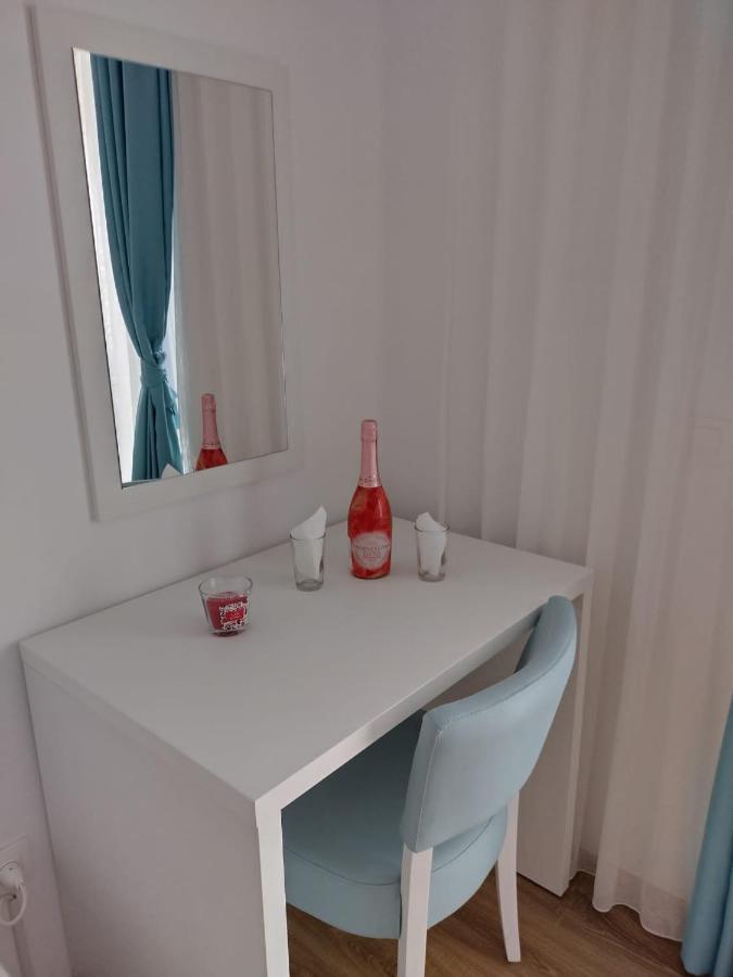 Blaxy Resort Stefi Cu Acces La Piscine Gratuit Douazeci si Trei August Bagian luar foto