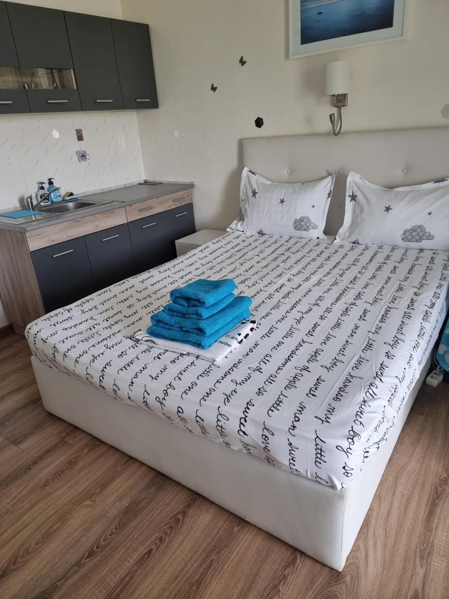 Blaxy Resort Stefi Cu Acces La Piscine Gratuit Douazeci si Trei August Bagian luar foto